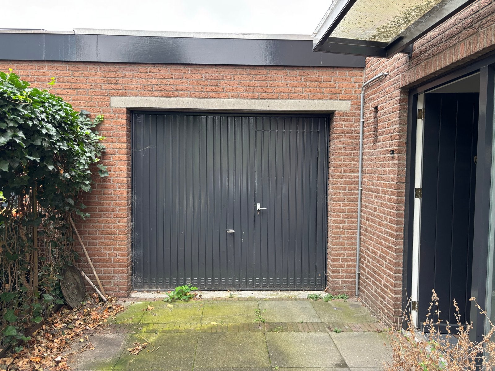 Garagedeur staal 236x216 met inloopdeur gratis op te halen, Ophalen, Gebruikt, Garagedeur, Metaal