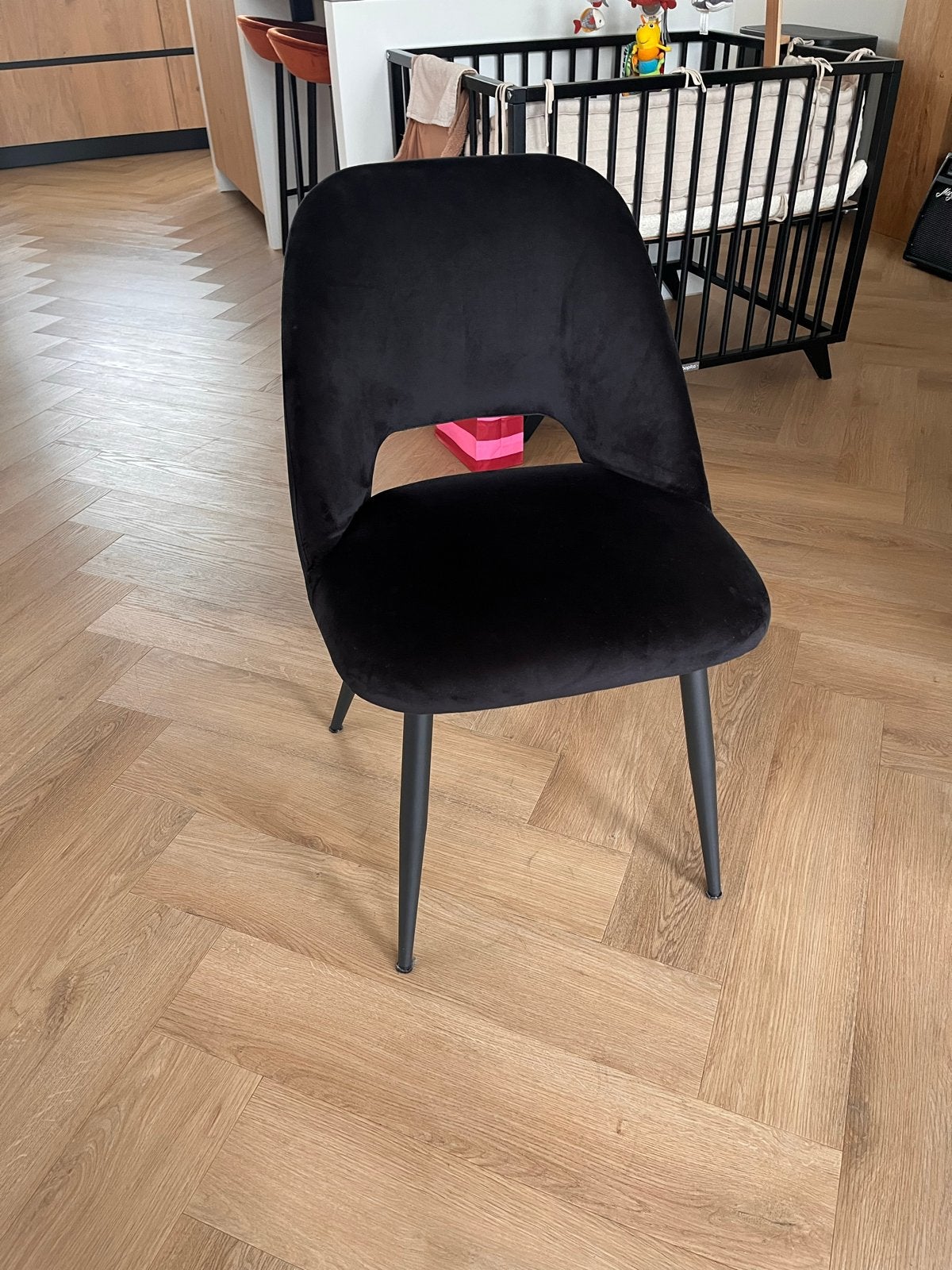 6 zwarte velvet eetkamerstoelen - Zo goed als nieuw, Ophalen, Zwart, Zo goed als nieuw, Metaal