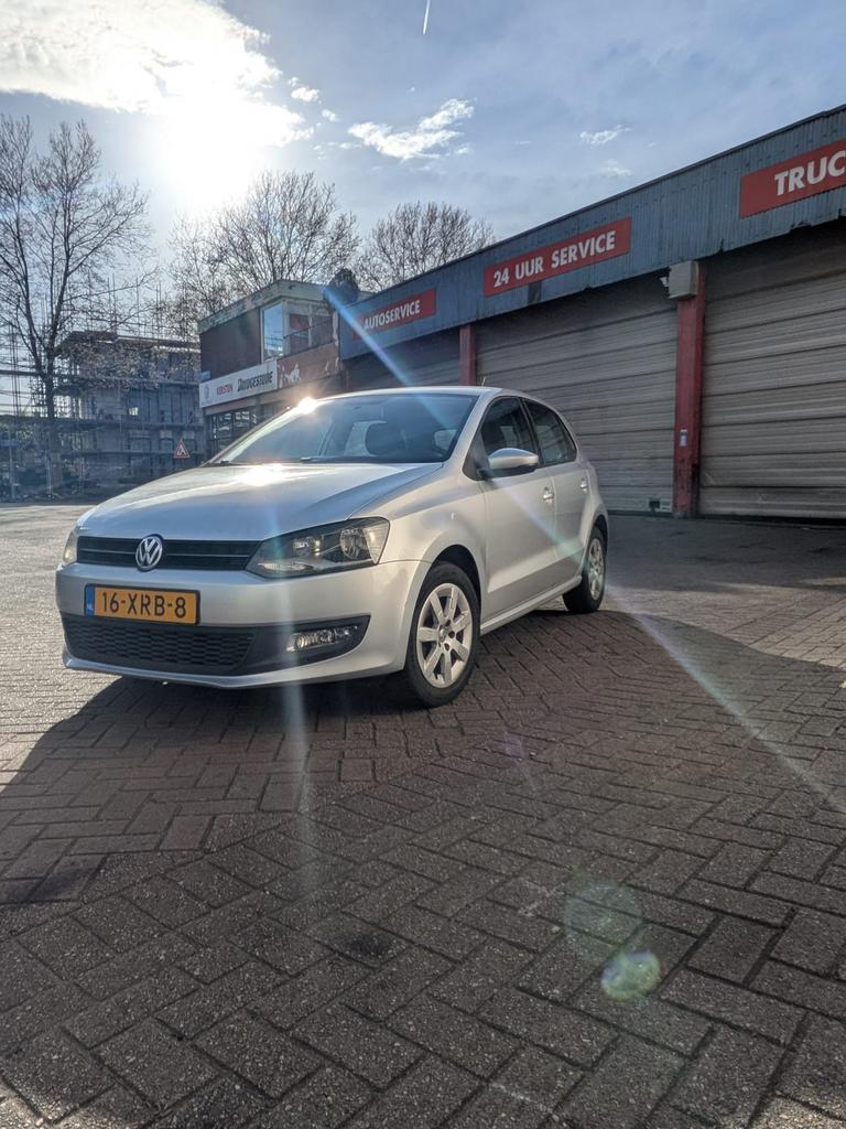 Volkswagen Polo 1.2 TSI 66KW 2012 Grijs, Auto's, Voorwielaandrijving, 40 €/maand, 4 cilinders, Origineel Nederlands