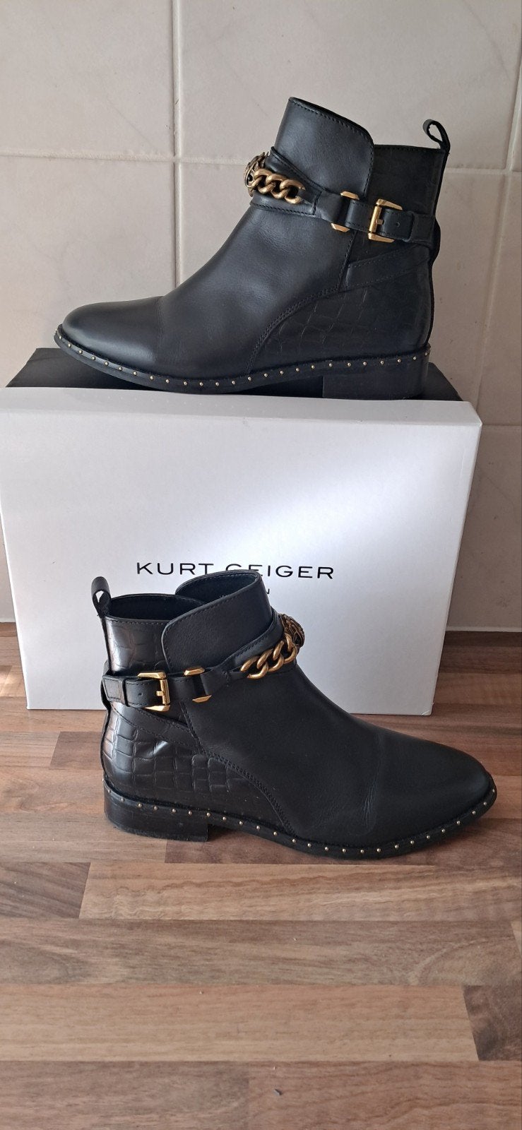 Kurt Geiger Maat 40, Zwart, Lage of Enkellaarzen, Ophalen of Verzenden, Zo goed als nieuw