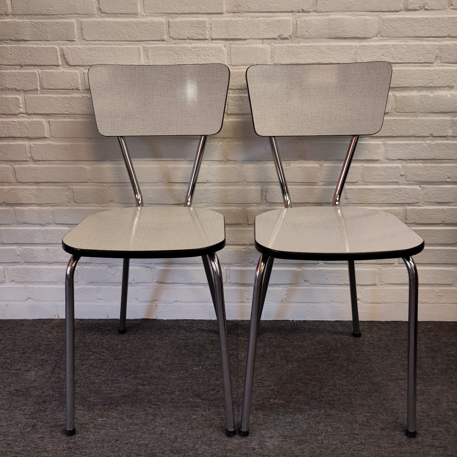 Set van twee formica stoelen jaren 60, Huis en Inrichting, Kunststof, Twee, Wit, Ophalen of Verzenden