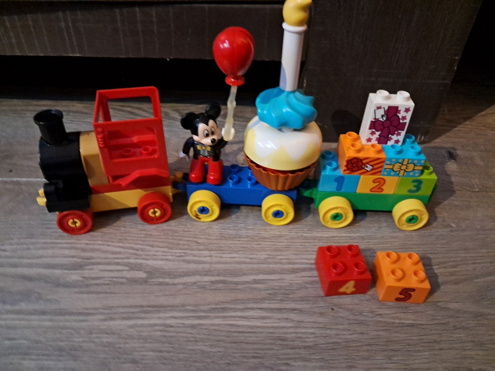 LEGO Duplo Mickey Mouse Verjaardagstrein 10597 (Minnie ontbr, Kinderen en Baby's, Inclusief minifiguren, Gebruikt, Ophalen of Verzenden