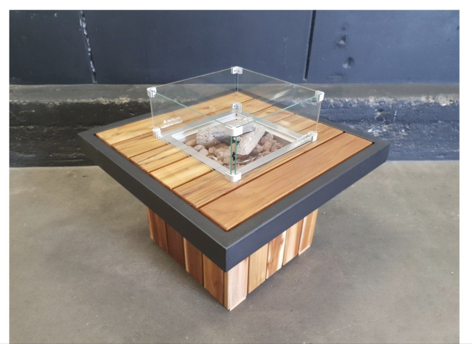 SHOWMODEL Vuurtafel Teakhout, Ophalen, Nieuw