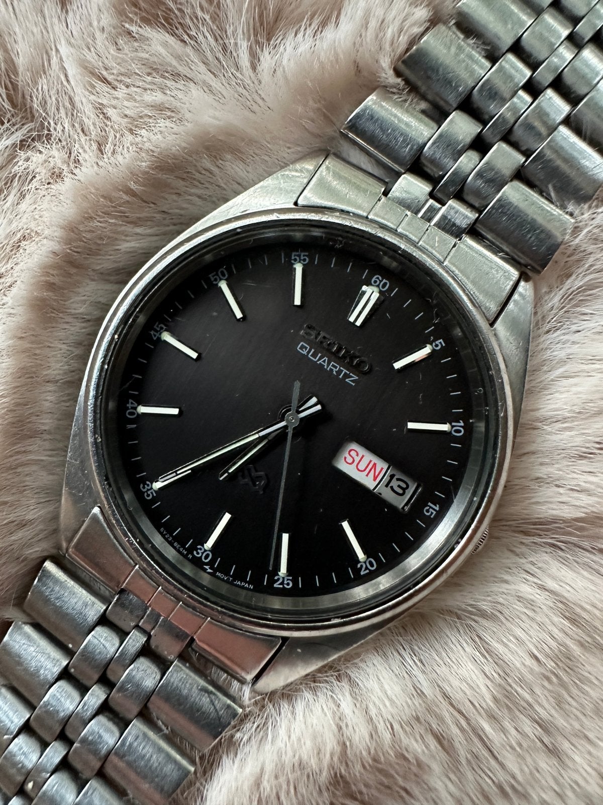 1990 Seiko SQ Quartz Horloge Zwarte Wijzerplaat / Dag-Datum, Overige merken, Staal, Verzenden, Polshorloge