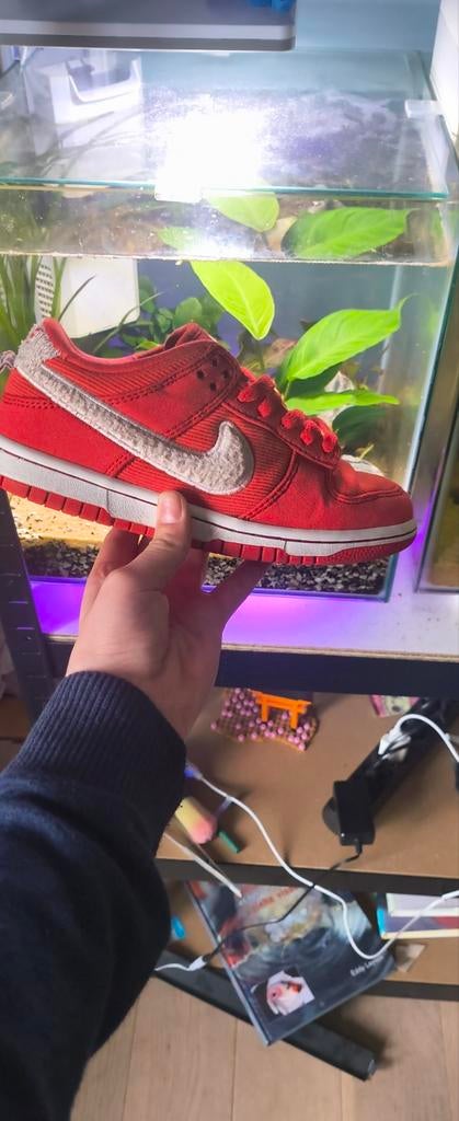 Nike Dunk Low Valentine's Day Rood - Maat 35,5, Nike, Ophalen of Verzenden, Sneakers of Gympen, Gedragen