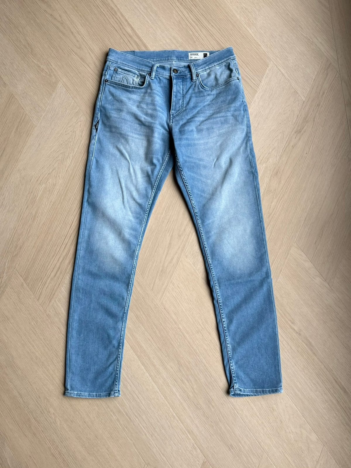 Chasin' Jeans - Lichtblauw - 31/34, Ophalen of Verzenden, Zo goed als nieuw, Blauw