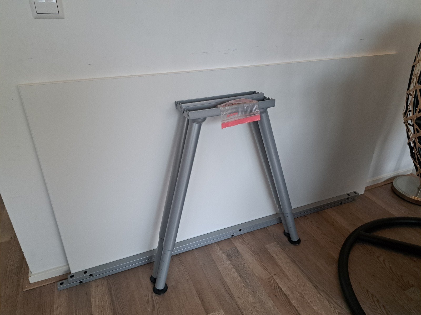 IKEA Thyge bureaublad met poten 160x80 cm, Huis en Inrichting, Bureaus, Ophalen, 160 cm, Zo goed als nieuw, IKEA