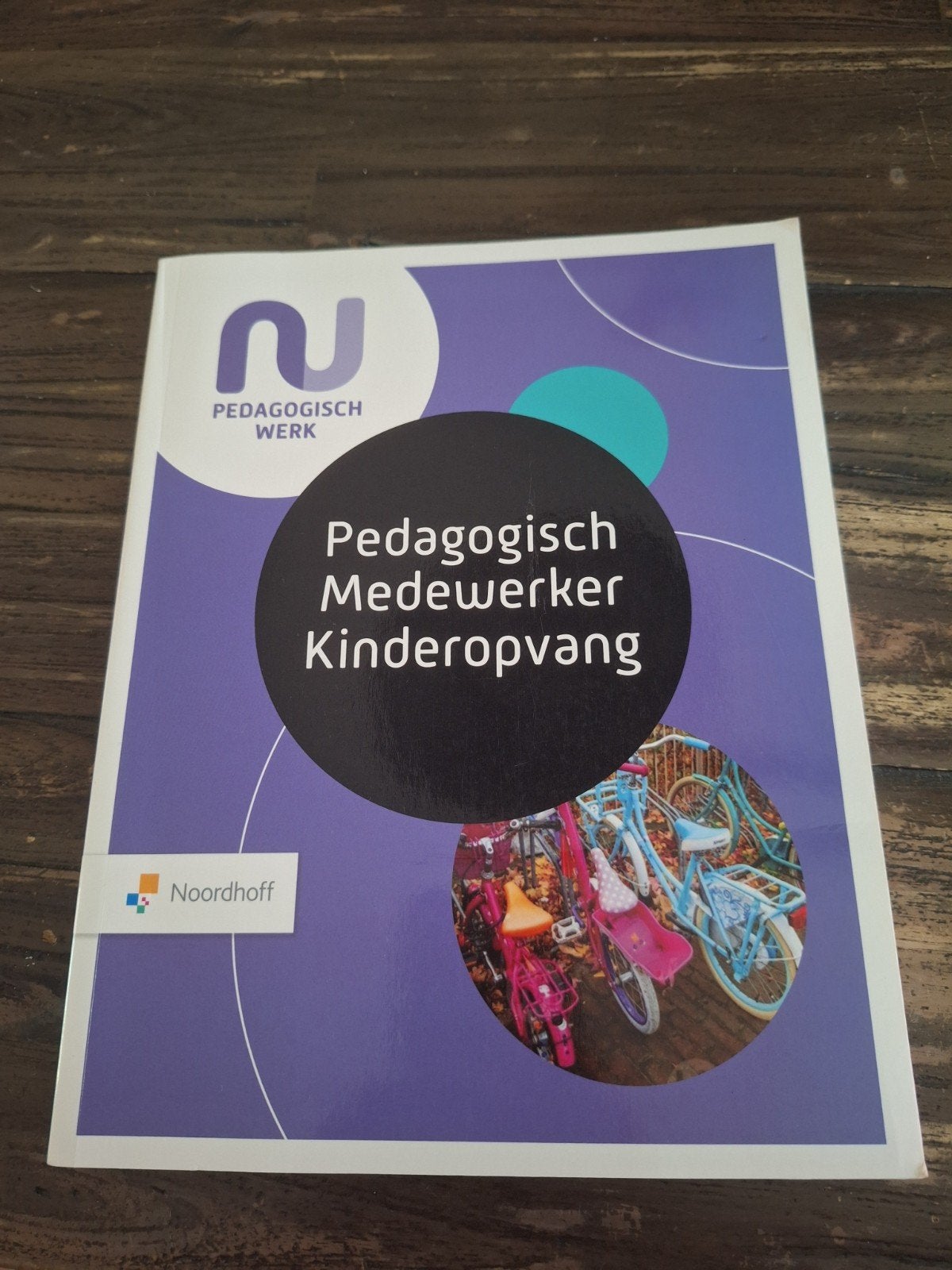 Pedagogisch Medewerker Kinderopvang - Studieboek, Ophalen of Verzenden, Zo goed als nieuw, MBO, Wilmie Colbers