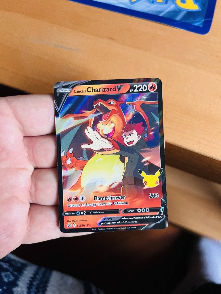 Charizard V SWSH133 Promo Pokemon, Hobby en Vrije tijd, Verzenden, Zo goed als nieuw, Losse kaart, Foil