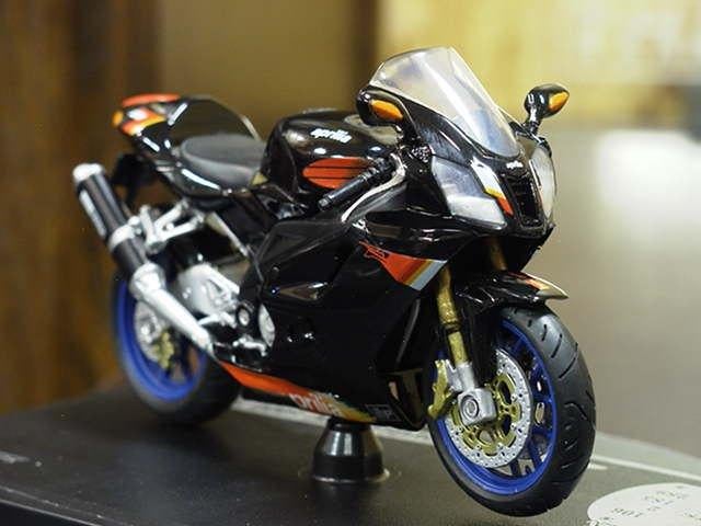 Aprilia RSV1000 R 1:18, May Cheong Group France S.A.S., Solido, Nieuw, Ophalen of Verzenden