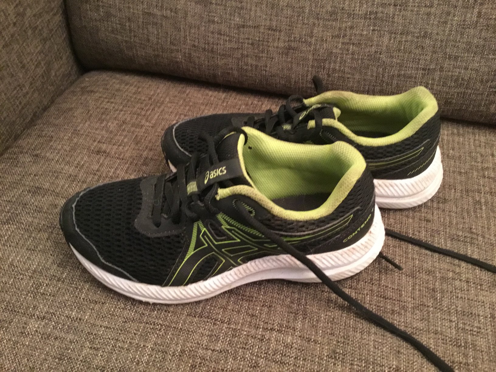 Asics hardloopschoenen mt 35, Ophalen of Verzenden, Gebruikt, Hardloopschoenen, Asics