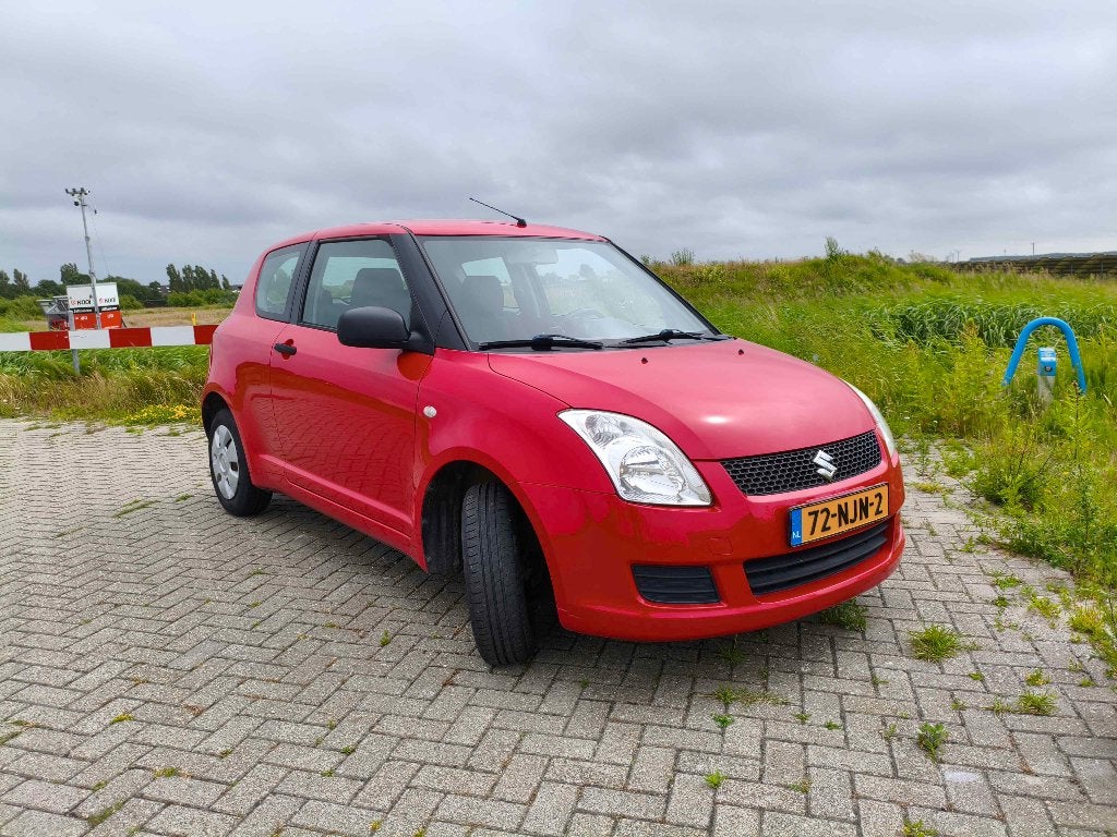 Suzuki Swift 1.3 2010 Nieuwe koppeling + APK, Stof, 31 €/maand, Origineel Nederlands, Handgeschakeld