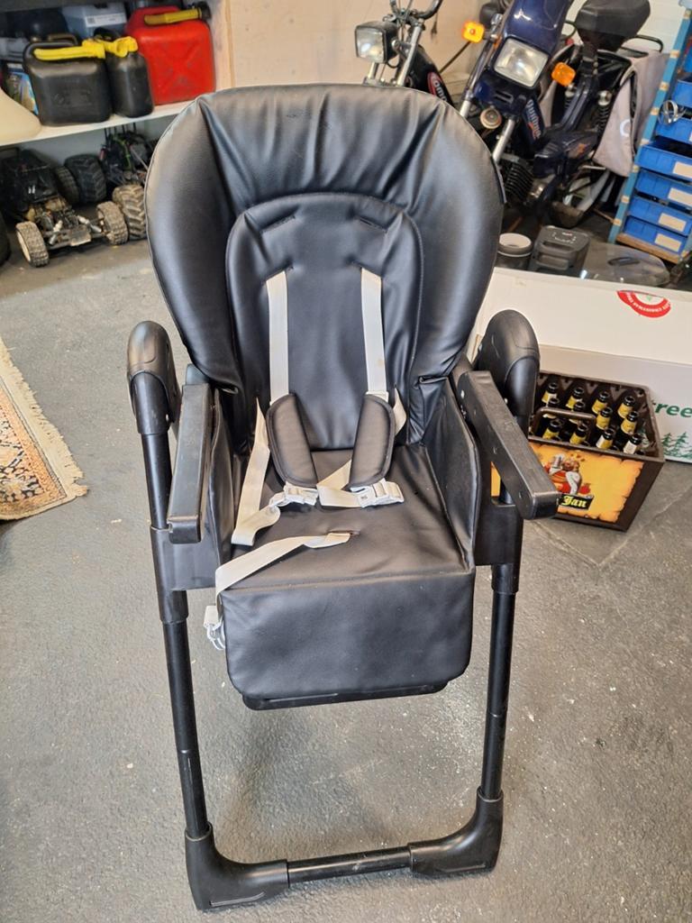 Zwarte kinderstoel met afneembaar eetblad, Kinderen en Baby's, Kinderstoelen, Ophalen