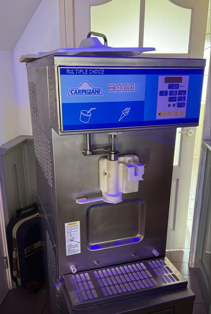 Carpigiani Multiple Choice IJsmachine - Doet goed, Ophalen of Verzenden, Gebruikt, Koelen en Vriezen