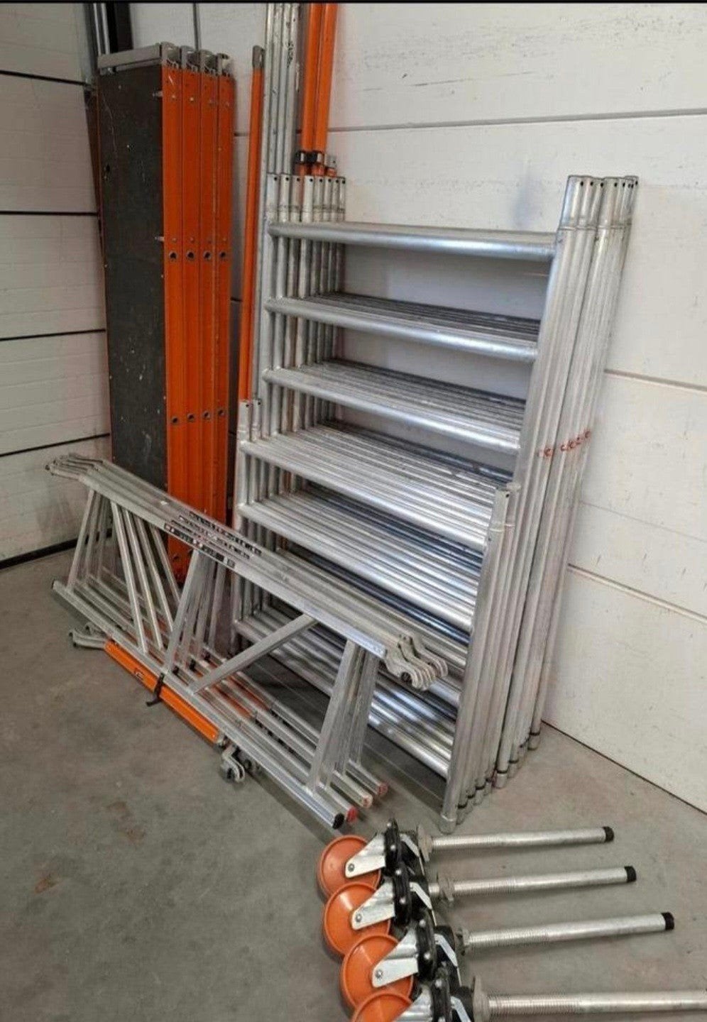Altrex RS5 rolsteiger 135x245 WH 10,2 mtr (zgst), Doe-het-zelf en Verbouw, Steigers, Ophalen, Zo goed als nieuw, Rolsteiger of Kamersteiger