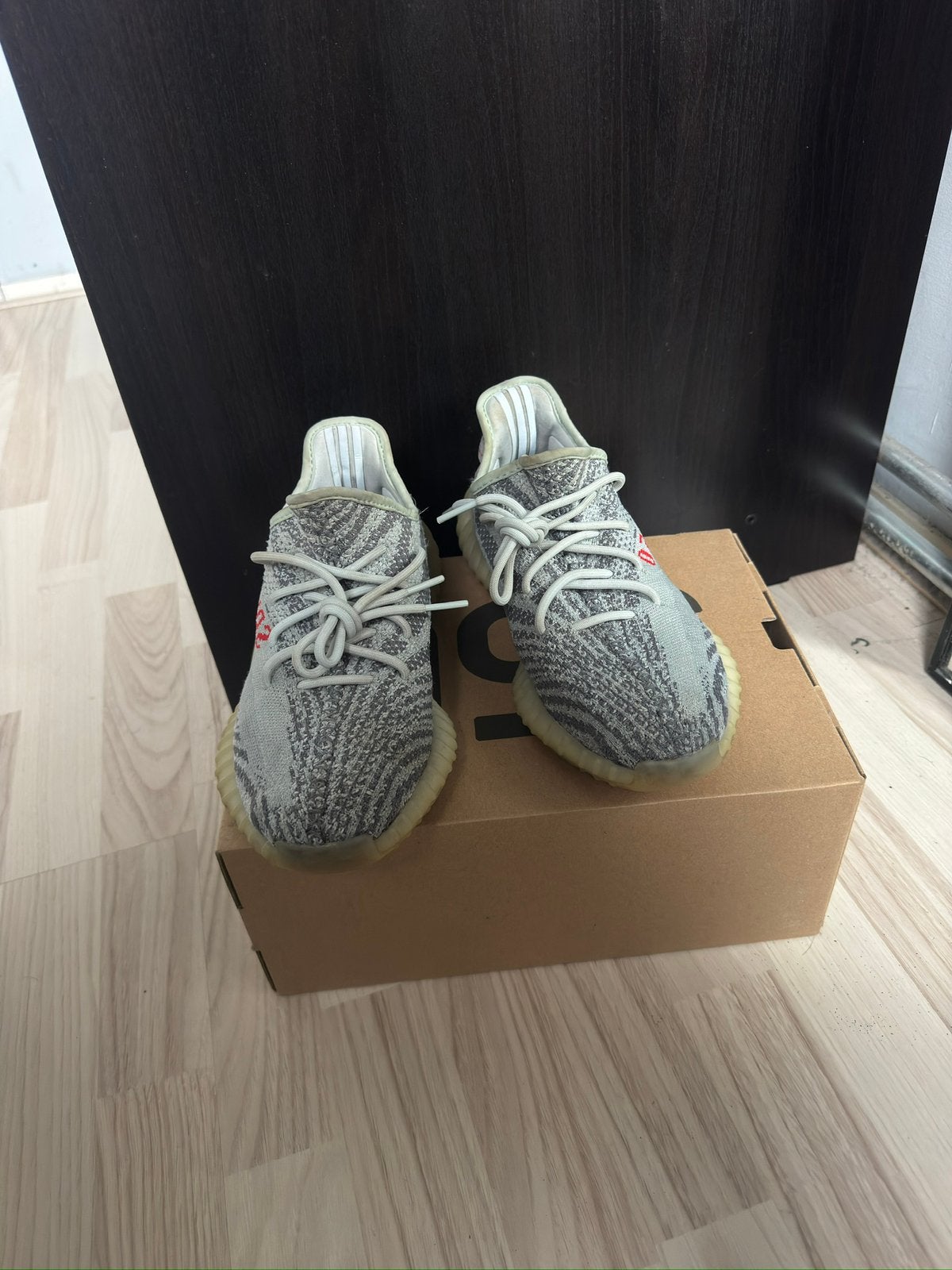 Yeezy 350 Blue Tints, Ophalen of Verzenden, Zo goed als nieuw, Blauw