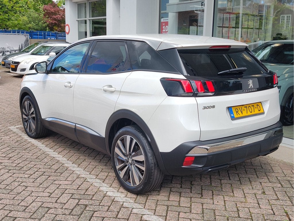 Peugeot 3008 1.2 PURETECH ALLURE met NW. DISTRIBUTIE | Elek., Gebruikt, 1199 cc, Met garantie (alle), Leder en Stof