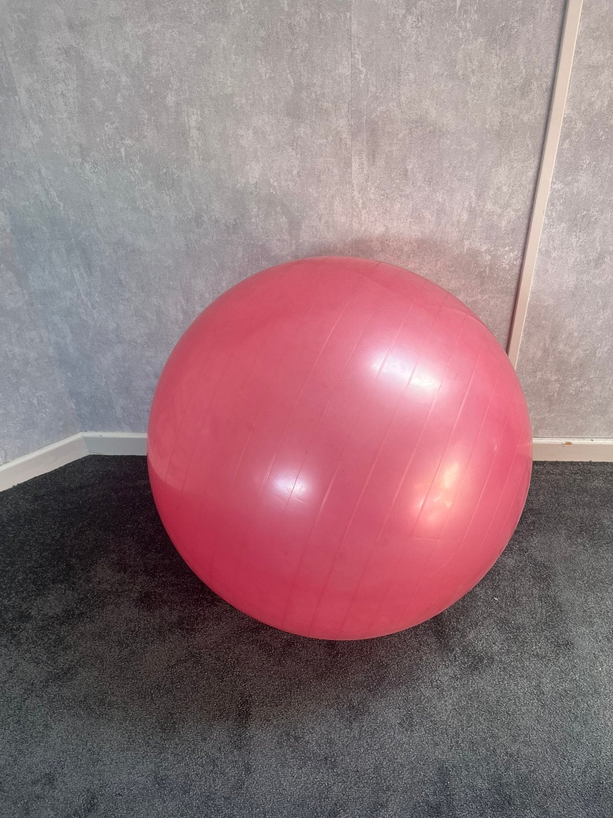 Roze yogabal/ fitnessbal/ pilatesbal/ zwangerschapsbal, Ophalen of Verzenden, Gebruikt, Yoga-accessoire