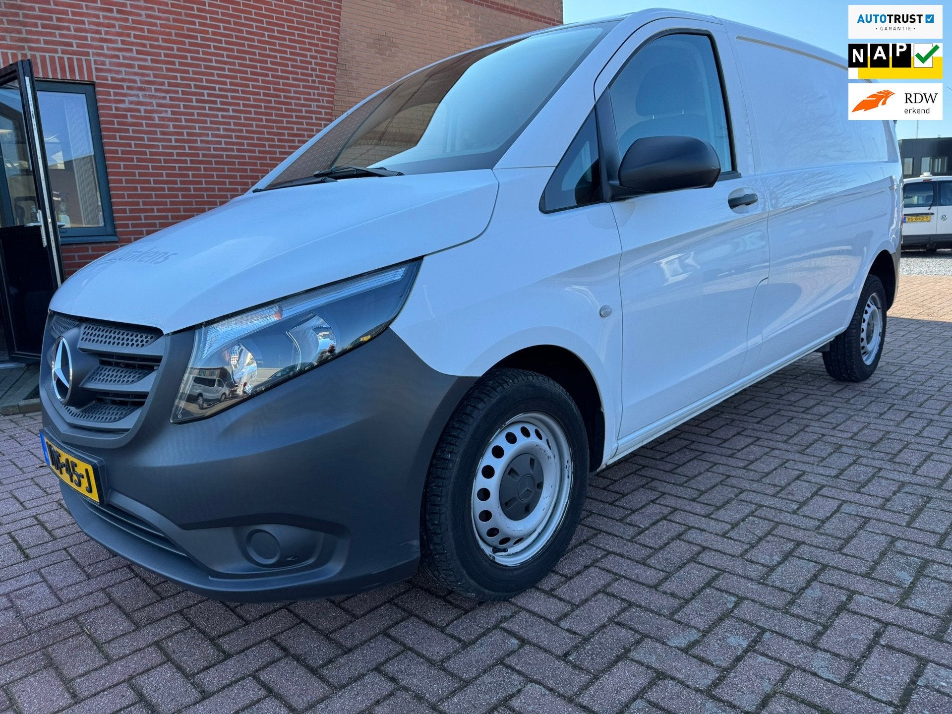 Mercedes-Benz Vito 111 CDI Functional Euro 6, 3 Persoons Inb, Voorwielaandrijving, Stof, Gebruikt, 4 cilinders