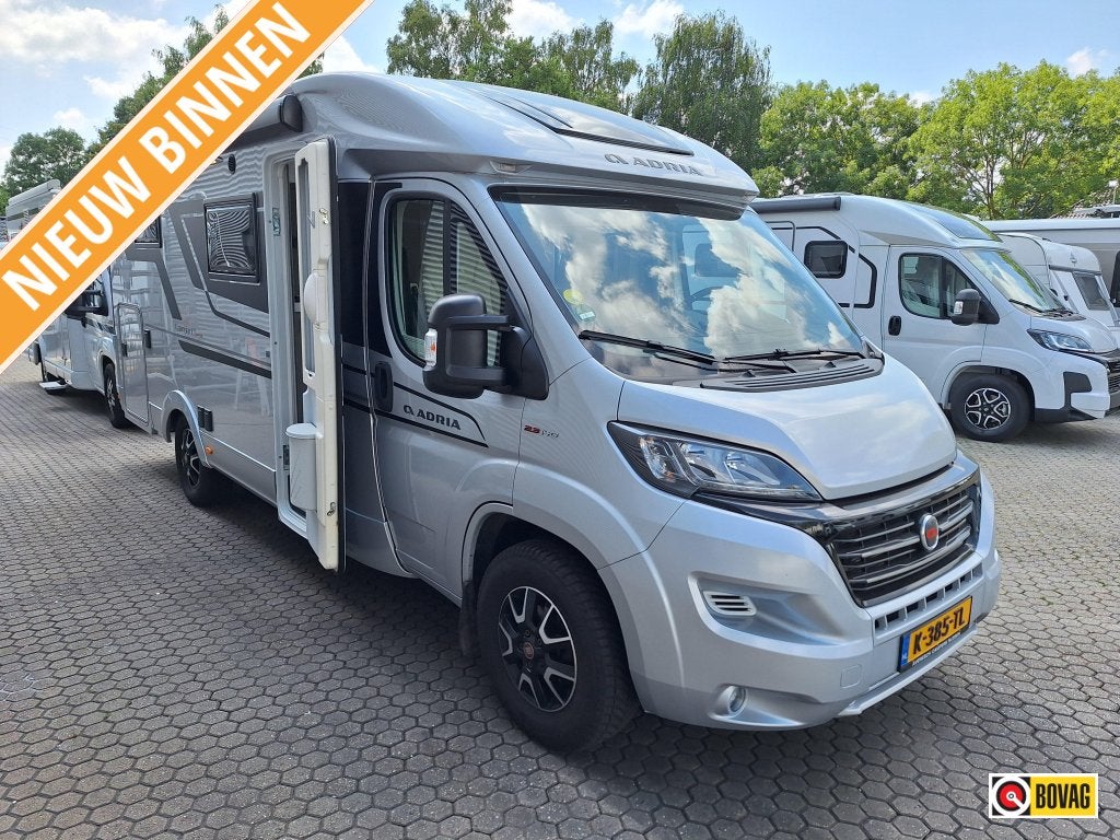 Adria Compact Supreme SC QUEENSBED+LEVELSYSTEEM, Caravans en Kamperen, Automaat, Ringverwarming, Fiat, 6 tot 7 meter