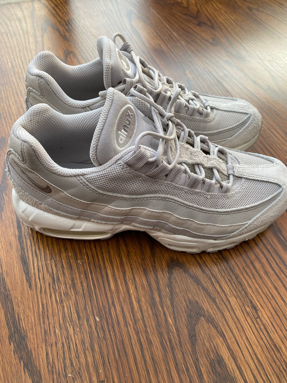 Nike Air Max 95 SE Cobblestone DV2218-001, Ophalen of Verzenden, Grijs, Sneakers of Gympen, Zo goed als nieuw