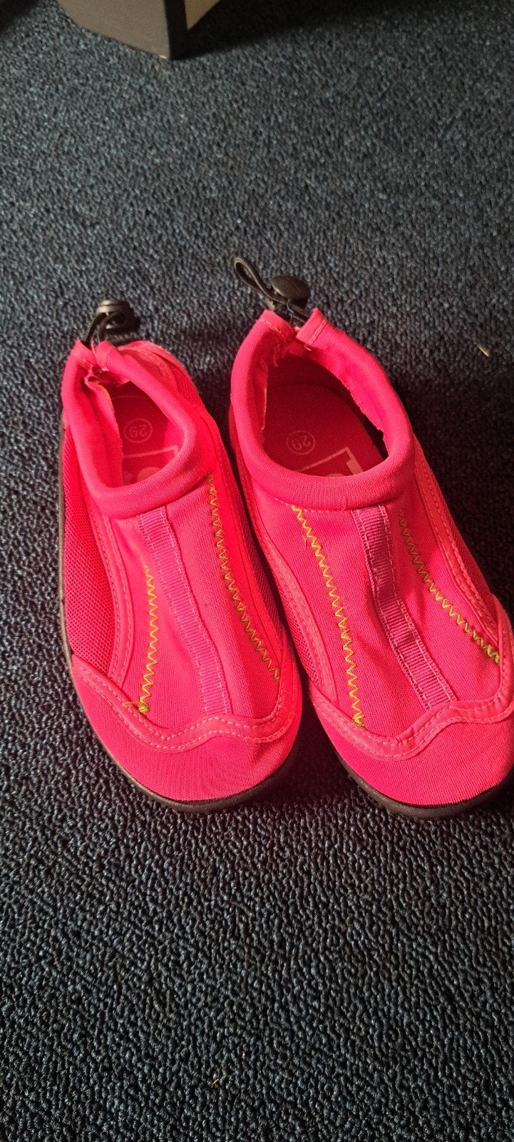 Roze waterschoenen maat 29, Gebruikt, Meisje, Schoenen, Ophalen of Verzenden