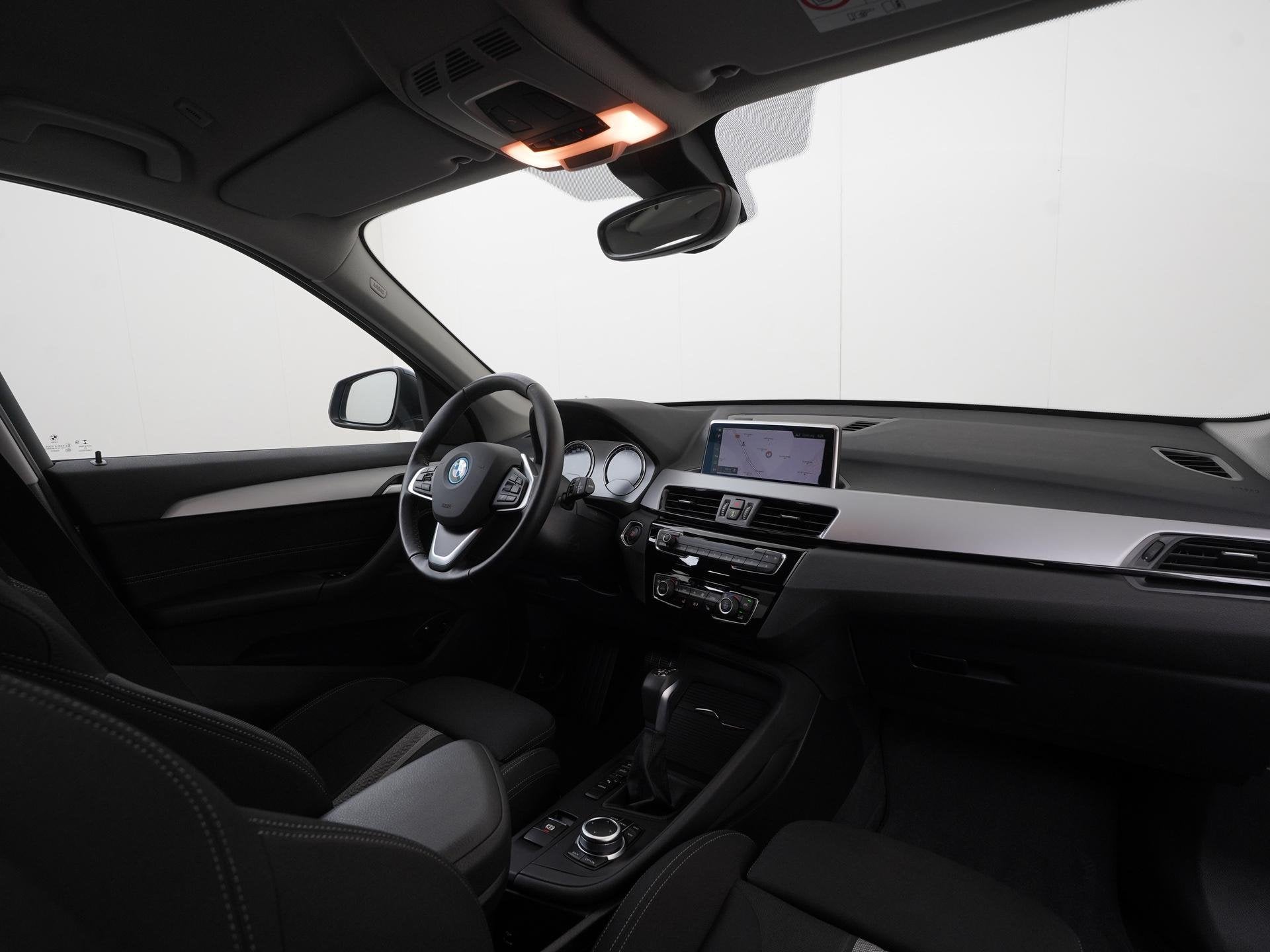 BMW X1 xDrive25e Executive | Trekhaak | Sport stoelen | Came, Auto's, BMW, 12 maanden, Stof, Gebruikt, Blauw