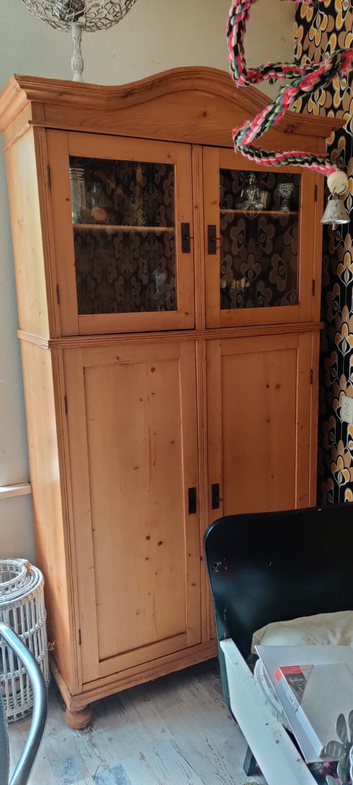 Mooie nette antiek grenen buffetkast met glazen deuren kast, Ophalen, Met deur(en), 100 tot 150 cm, Zo goed als nieuw