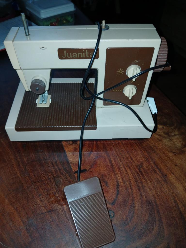 Ouderwetse Kinder naaimachine, Ophalen, Zo goed als nieuw, Naaimachine, Overige merken