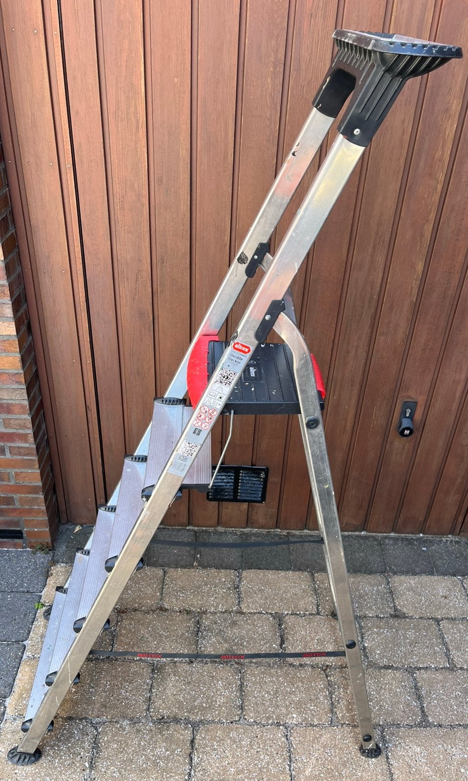 Altrex trap 6 treden, Ophalen, Zo goed als nieuw, Minder dan 2 meter