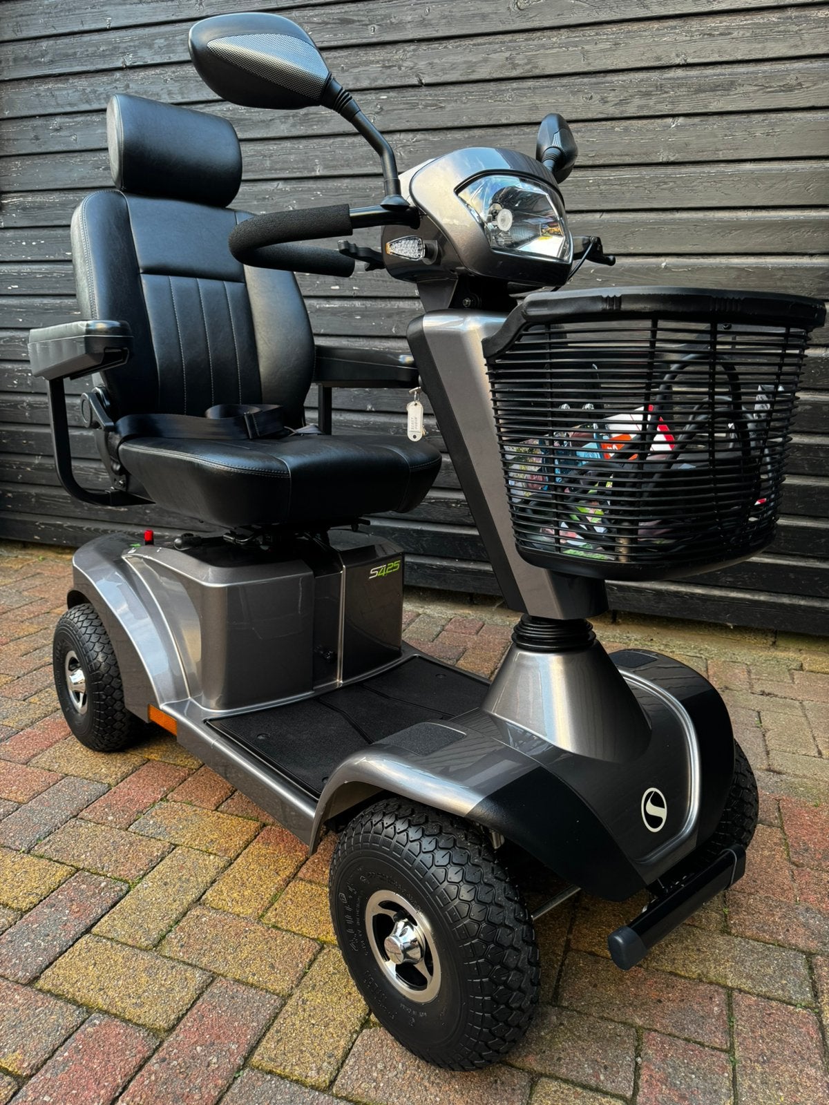 Nieuwstaat sterling S425 4-wiel scootmobiel  Urban Grey, Ophalen, 16 t/m 25 km, Zo goed als nieuw, Sterling