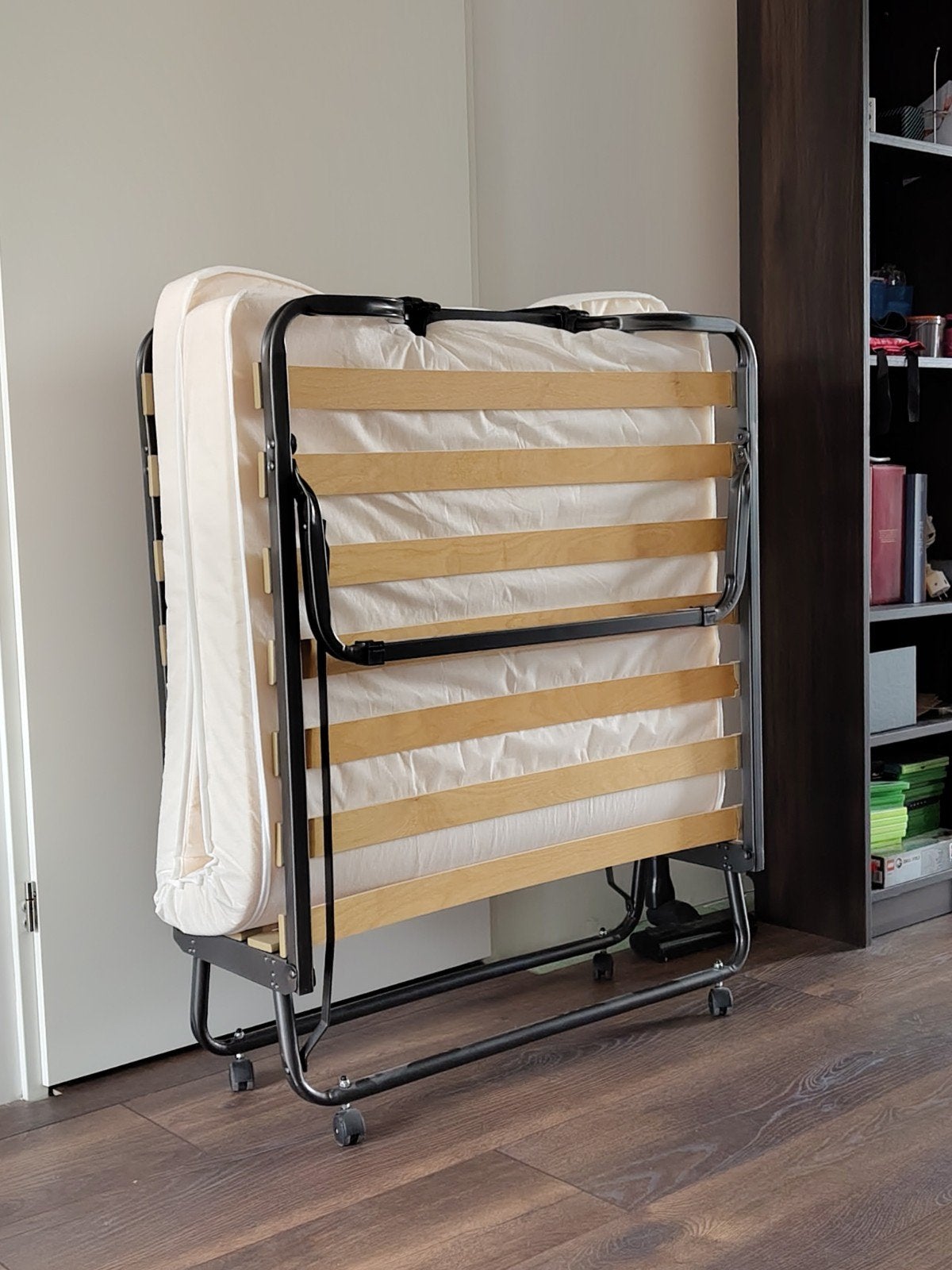 Inklapbaar bed op wieltjes - Ideaal voor logees, Ophalen, 90 cm, Eenpersoons, Praktisch