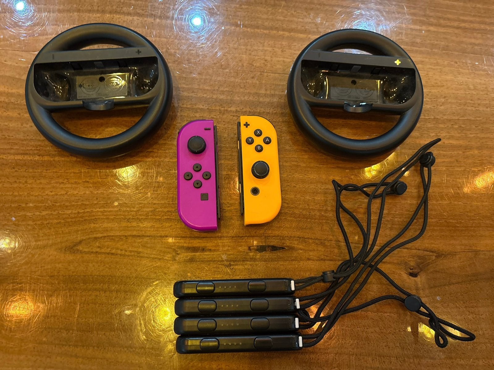 Originele Nintendo Switch Joy-Cons (Paars/Geel)+ Stuurwielen, Ophalen of Verzenden, Zo goed als nieuw, Met 2 controllers, Switch Original