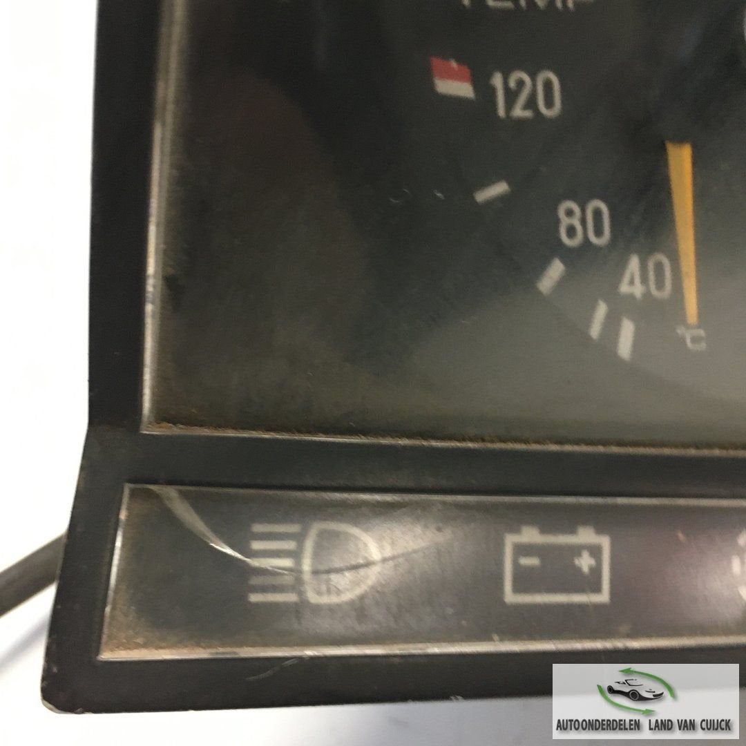 Mercedes W123   Km Tellerklok 123 542 0201  ( scheurtje onde, Auto-onderdelen, Gebruikt, -, -, Ophalen of Verzenden