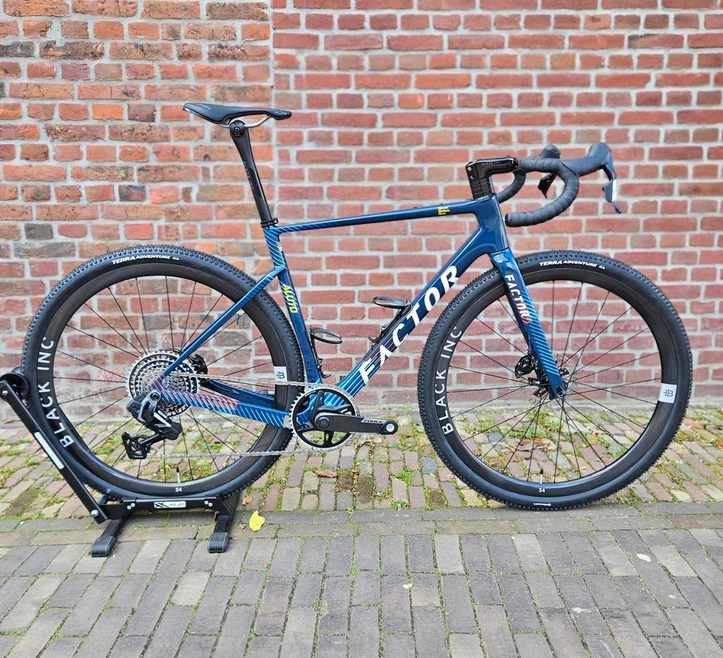 Sale! Factor Aluto Sram Force AXS powermeter inruil mogelijk, 28 inch, Carbon, Nieuw, 15 tot 20 versnellingen