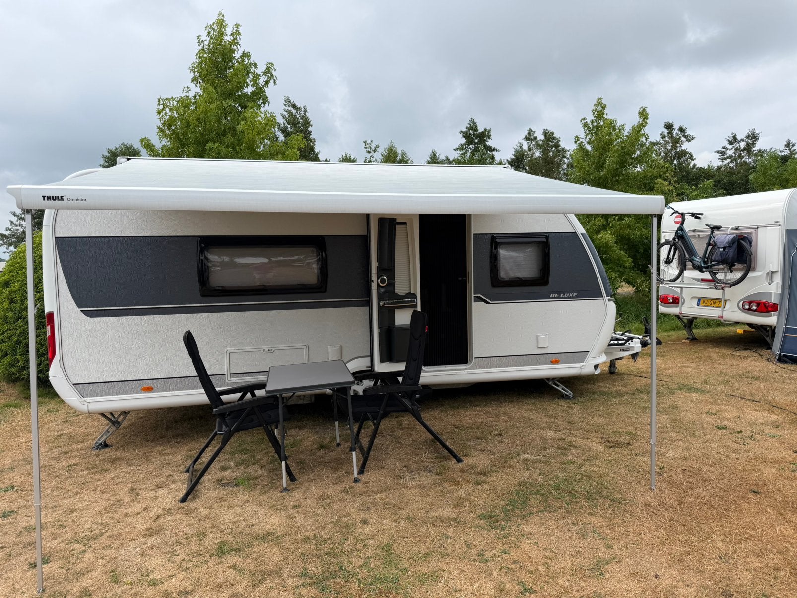 Hobby 495 WFB de luxe, Vast bed, Schokbreker, Rondzit, Hobby