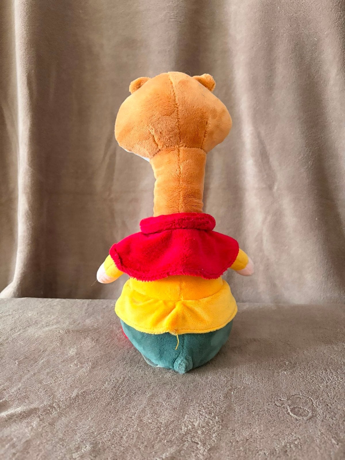 Efteling Hamster knuffel met rood jasje en gele trui, Overige merken, Hamster, Ophalen of Verzenden, Zo goed als nieuw