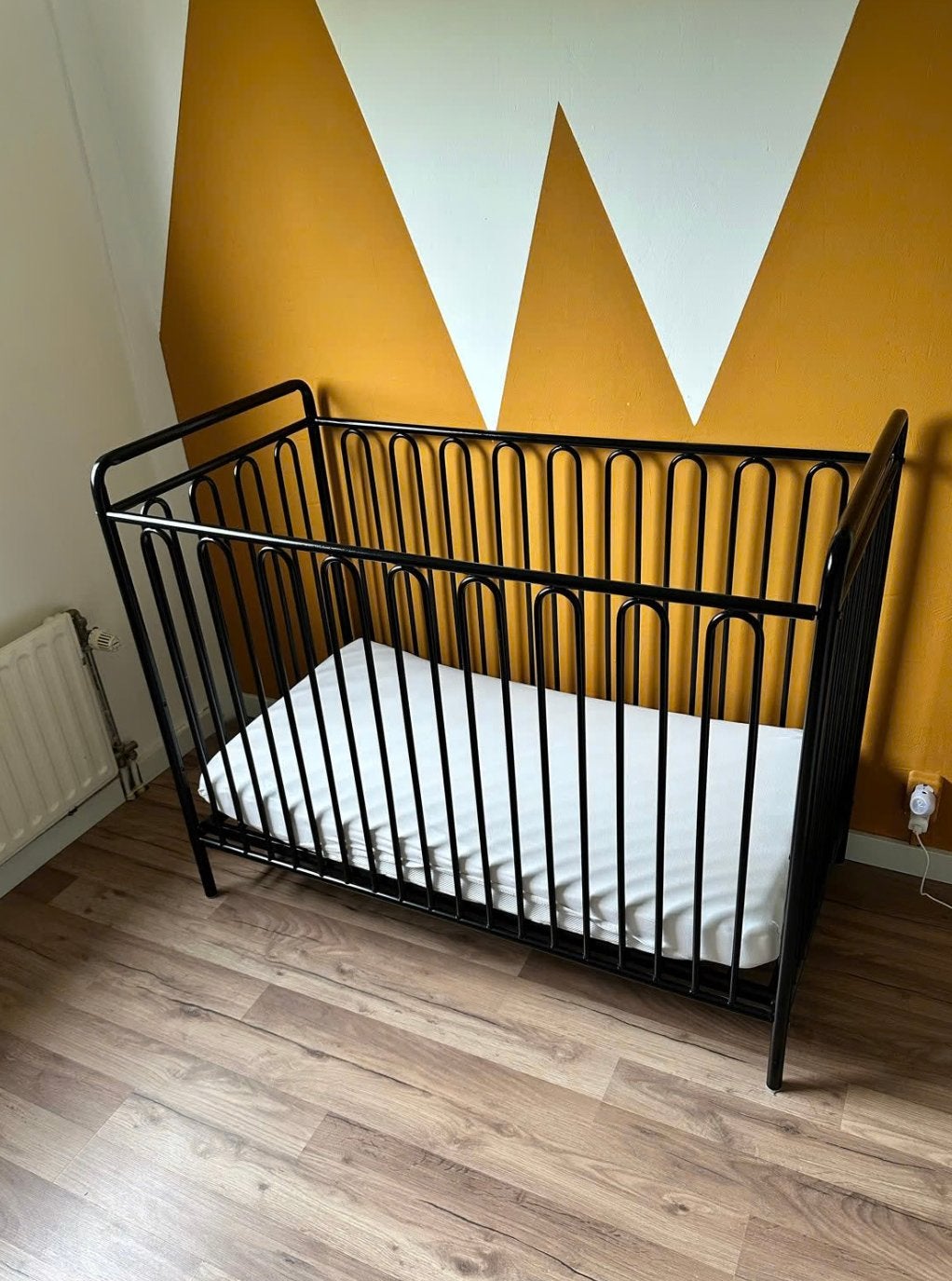 Complete babykamer Ledikant + Commode, Ophalen, Zo goed als nieuw, Minder dan 140 cm, Matras