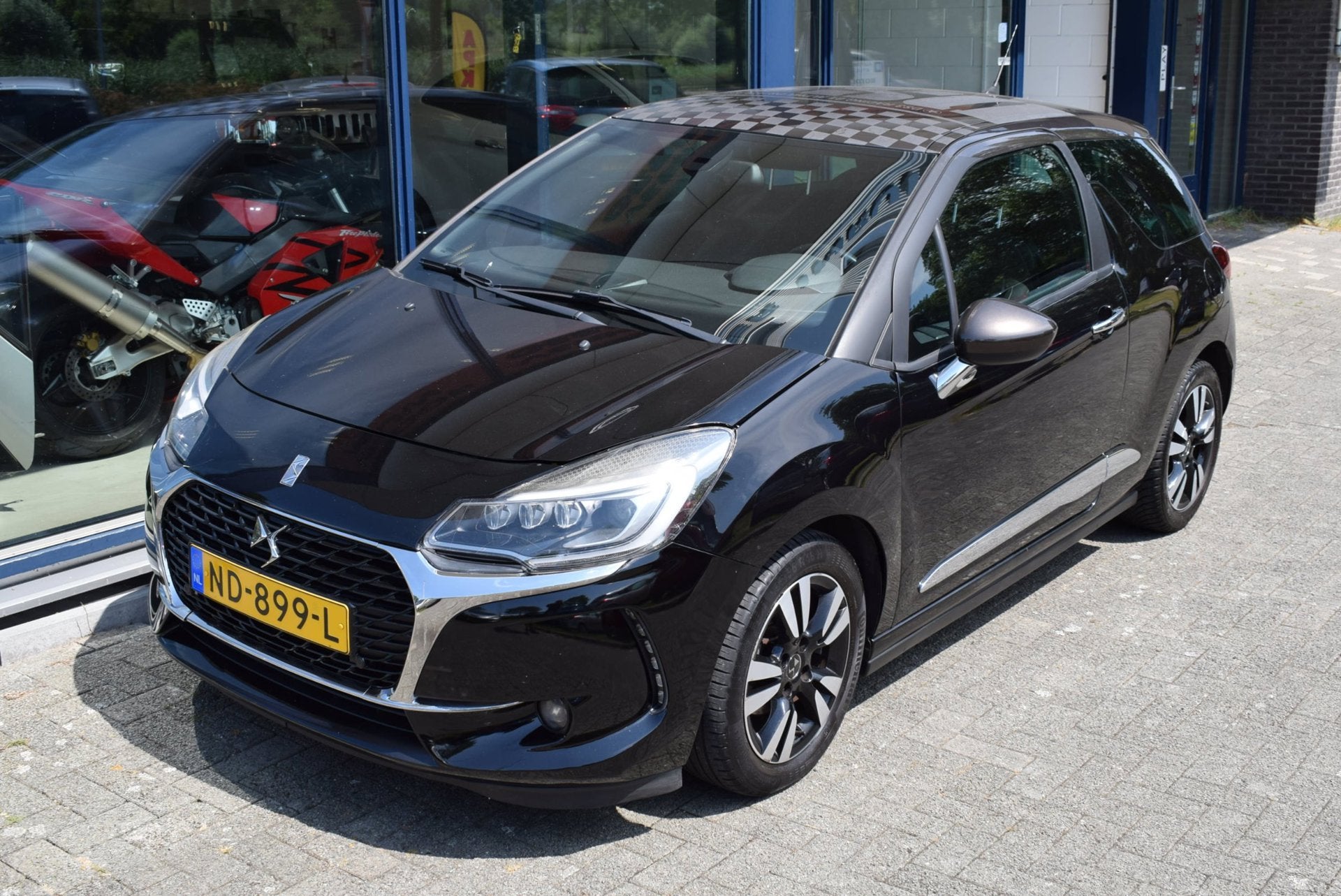 DS 3 1.2 PureTech So Chic, Auto's, Voorwielaandrijving, Leder en Stof, Origineel Nederlands, Bedrijf