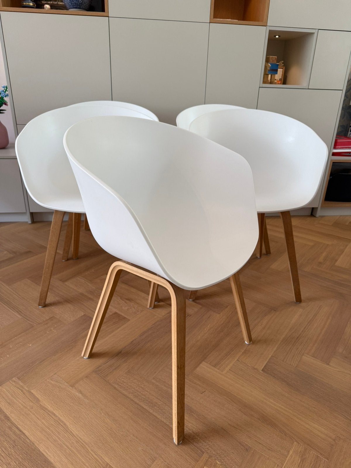 5x HAY AAC22 stoelen – Wit met gezeept eiken onderstel, Ophalen, Gebruikt, Wit, Vijf, Zes of meer stoelen
