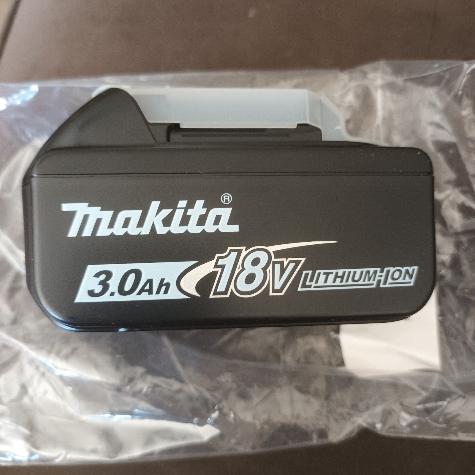 Nieuwe Makita 18V 3.0Ah Li-ion Accu BL1830B, Doe-het-zelf en Verbouw, Gereedschap | Machine-onderdelen en Toebehoren, Ophalen of Verzenden