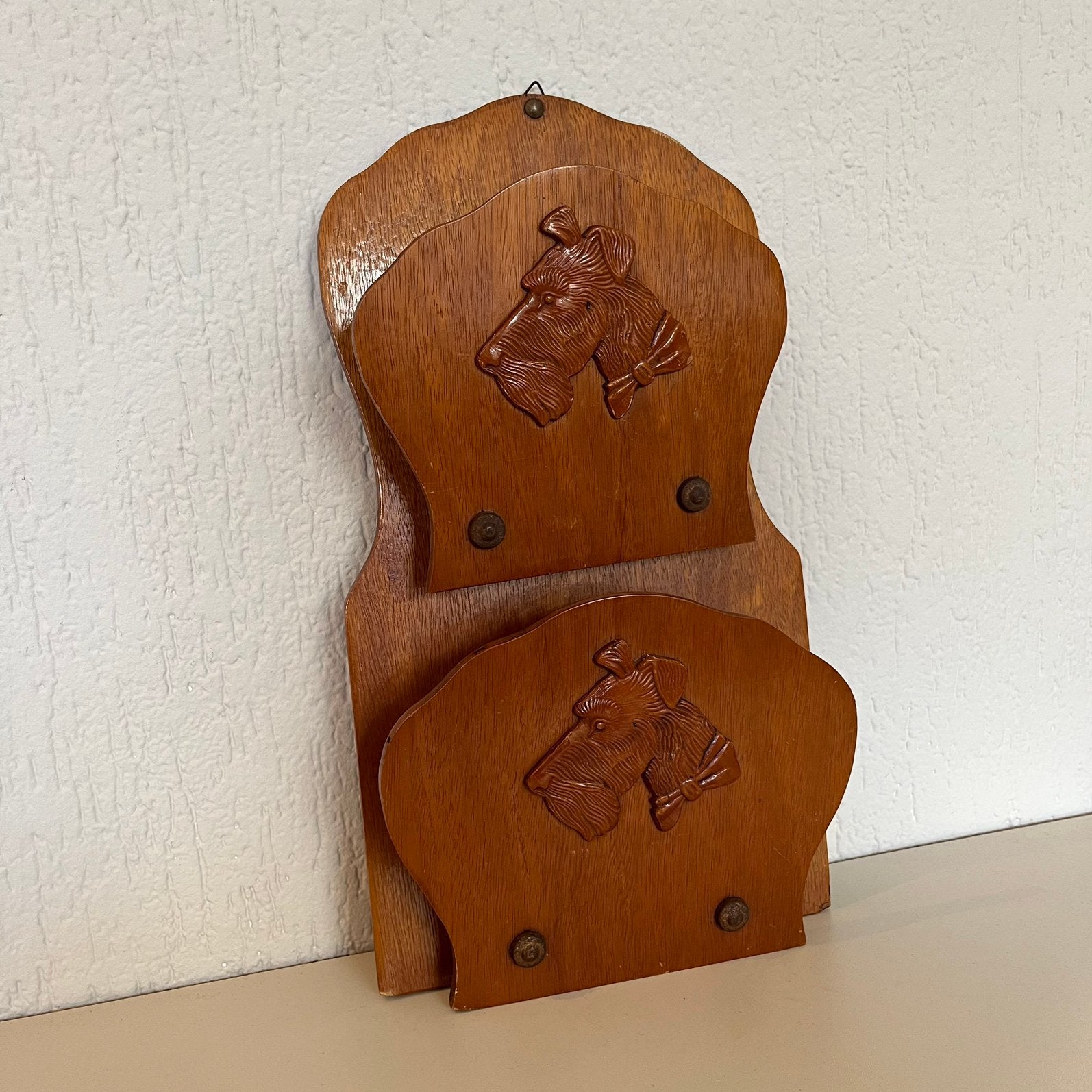 Vintage Art Deco houten krantenrek wand – Schotse Terriër, Ophalen of Verzenden