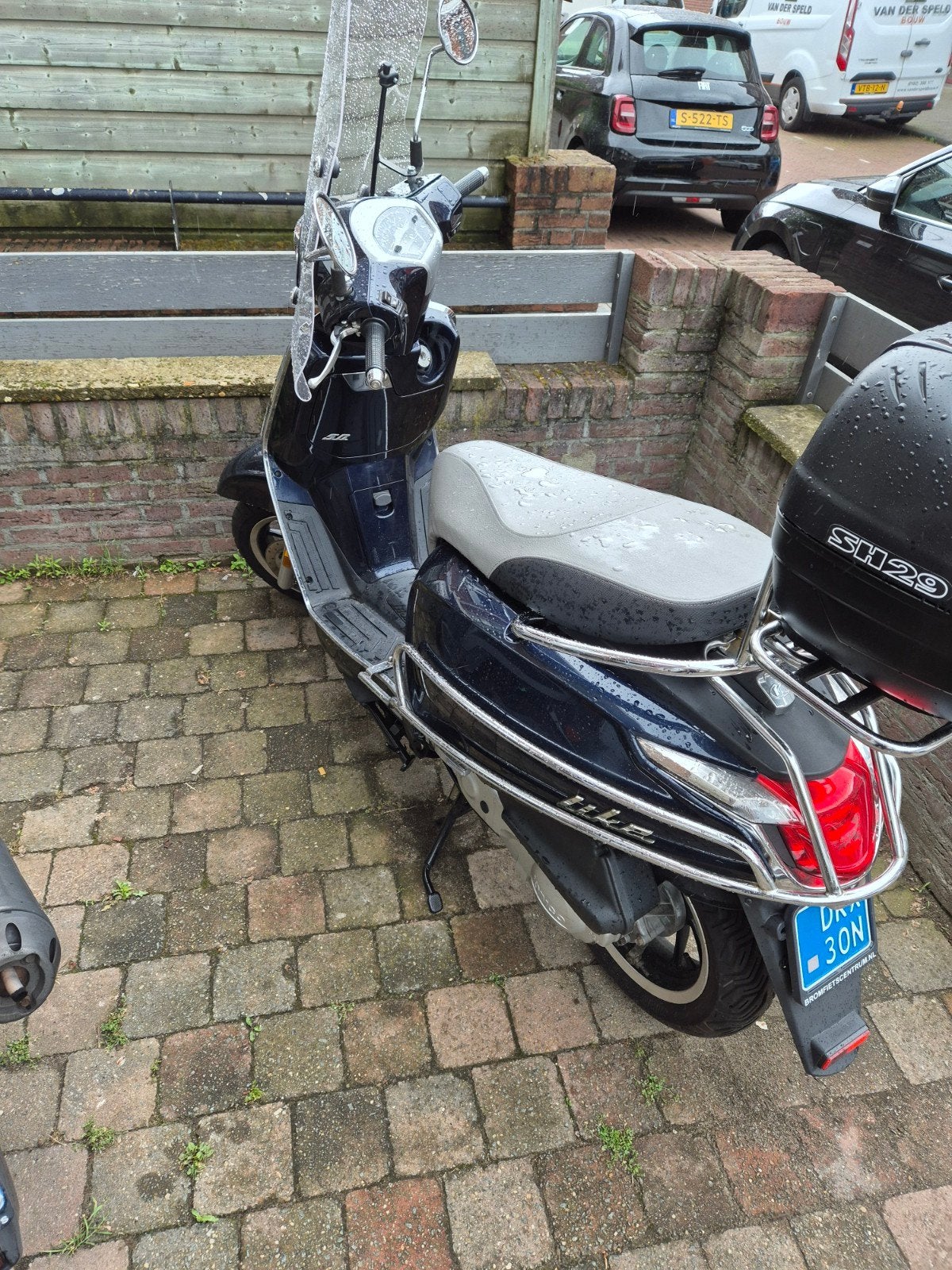 Kymco Like injectie snor scooter uit 2018, lage km stand, Ophalen, Zo goed als nieuw, Like, Benzine