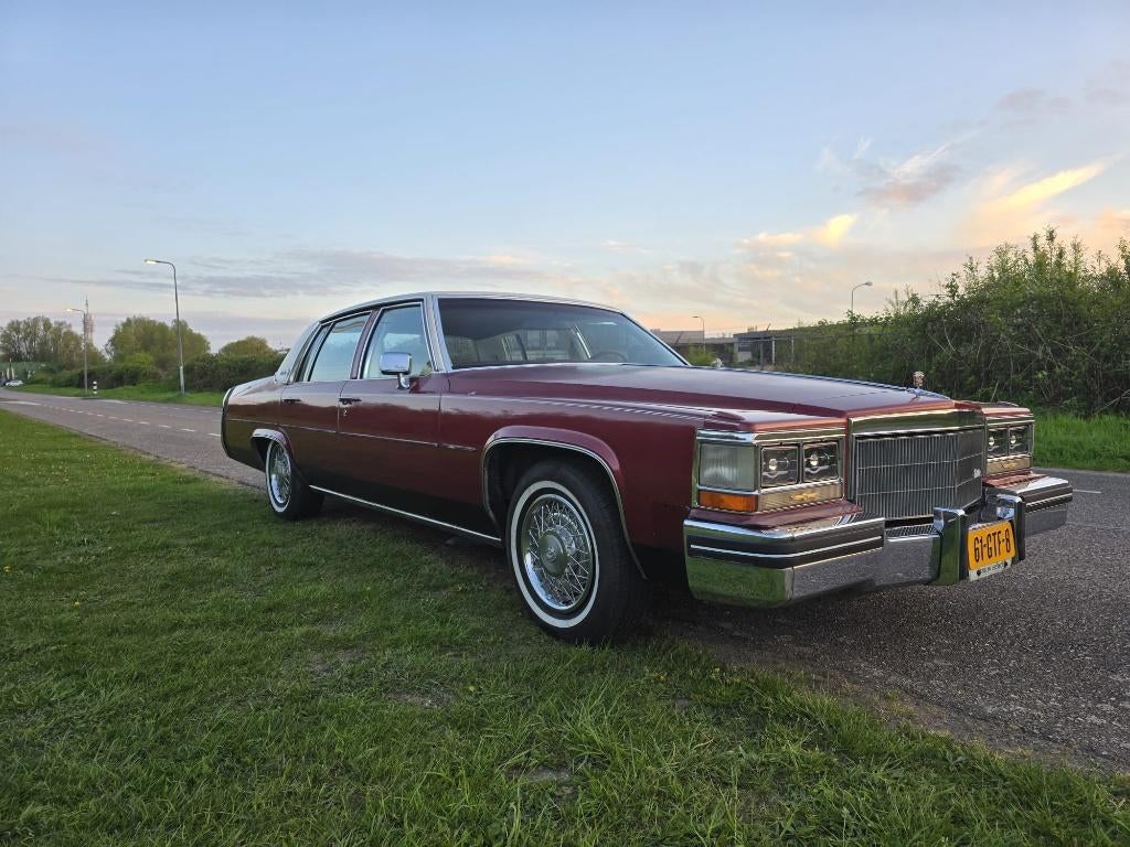 Cadillac Sedan de ville 1983, Automaat, Achterwielaandrijving, 1998 kg, 4085 cc