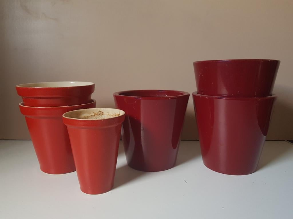 Verzameling rode bloempotten, Rond, Ophalen of Verzenden, Aardewerk, Minder dan 40 cm