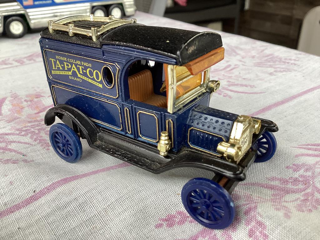 Ford 1913 van ERTL., Ophalen of Verzenden, Gebruikt, Bus of Vrachtwagen, Overige merken