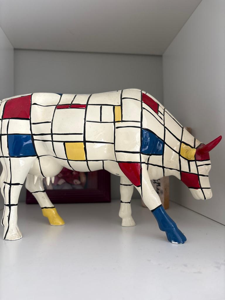 Mondriaan Koe Beeld - Abstract Kunstobject, Antiek en Kunst, Kunst | Beelden en Houtsnijwerken, Beeld, Overige materialen, Zoogdier