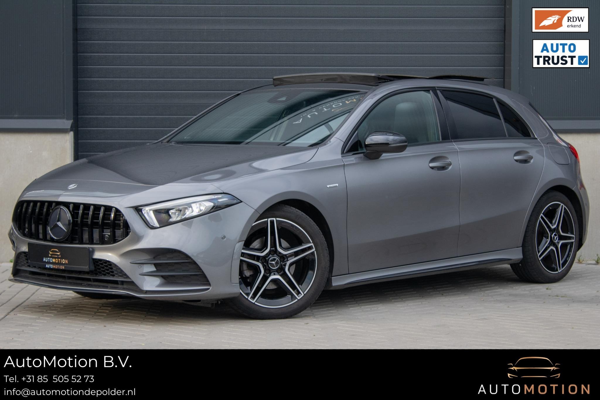 Mercedes-Benz A-klasse 180 Edition AMG Line Pano Camera Burm, Auto's, Dealer onderhouden, 136 pk, Gebruikt, 4 cilinders