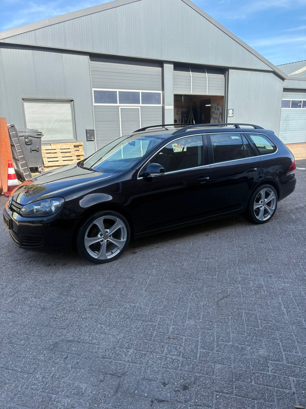 Volkswagen Golf 1.2 TSI 77KW Variant zwart nieuwe apk, Voorwielaandrijving, Stof, 4 cilinders, Zwart