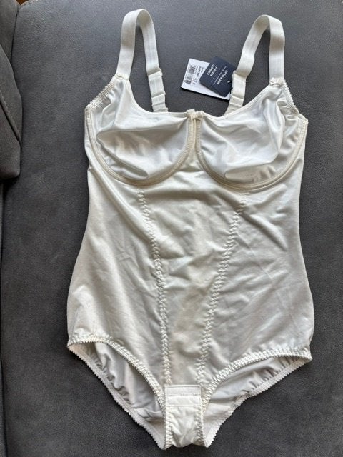 Prima Donna satin body NIEUW maat EU 80F / FR 95F ivoor, Prima Donna, Ophalen of Verzenden, Overige kleuren, Body of Korset